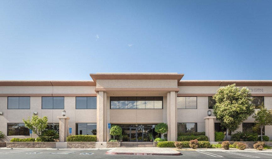 Front of Encinitas California dental office building